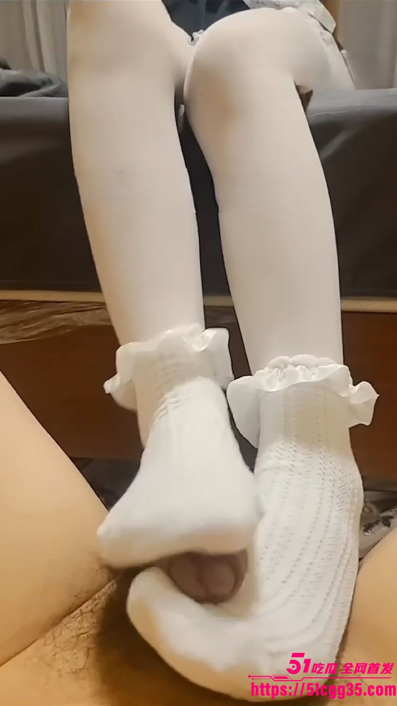 极品学生妹白袜足交视频流出 3 极品学生妹白袜足交视频流出 3