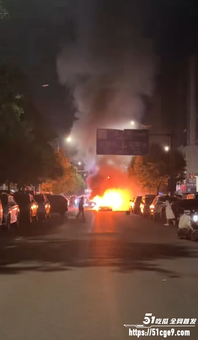 山西大同东信土产街烧车事件01 山西大同东信土产街烧车事件01