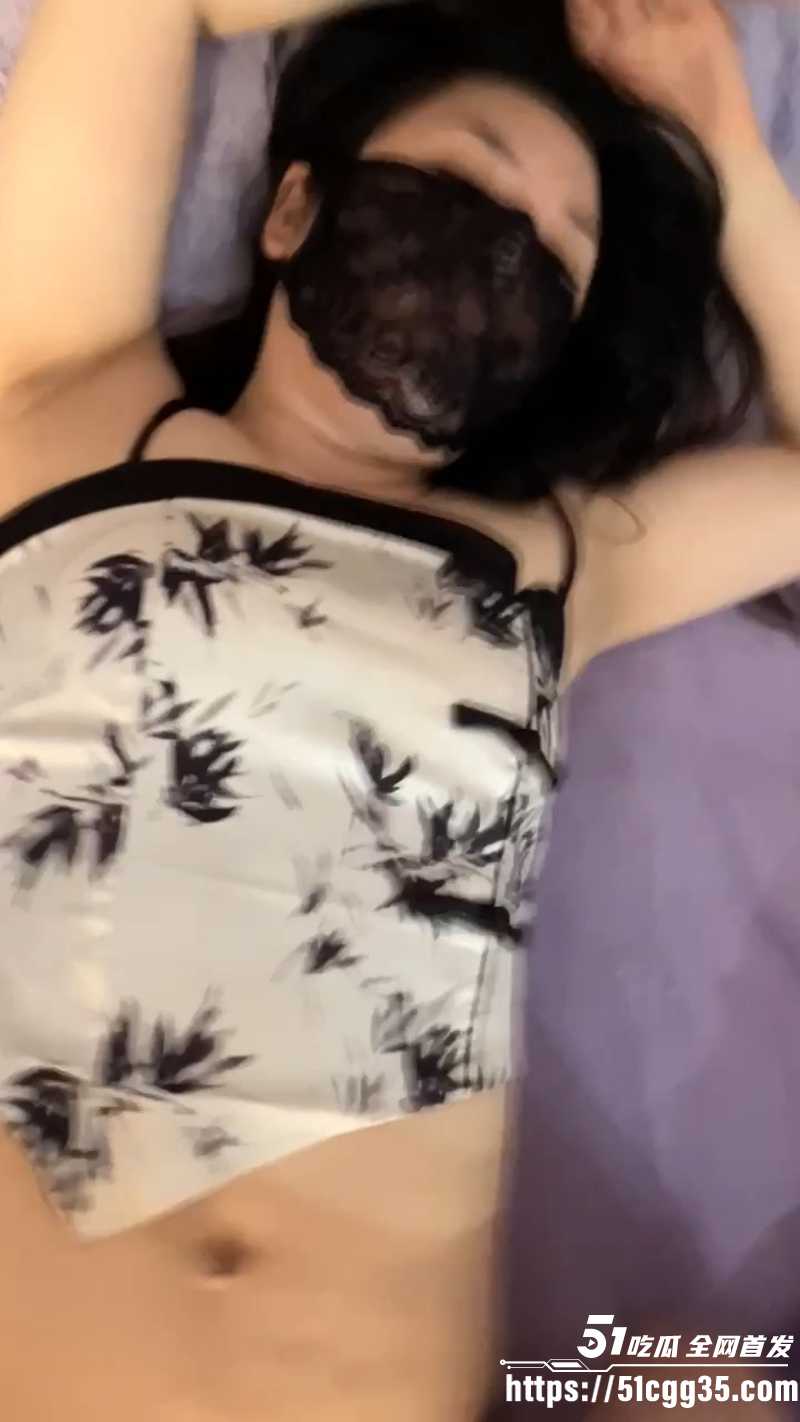 3 3