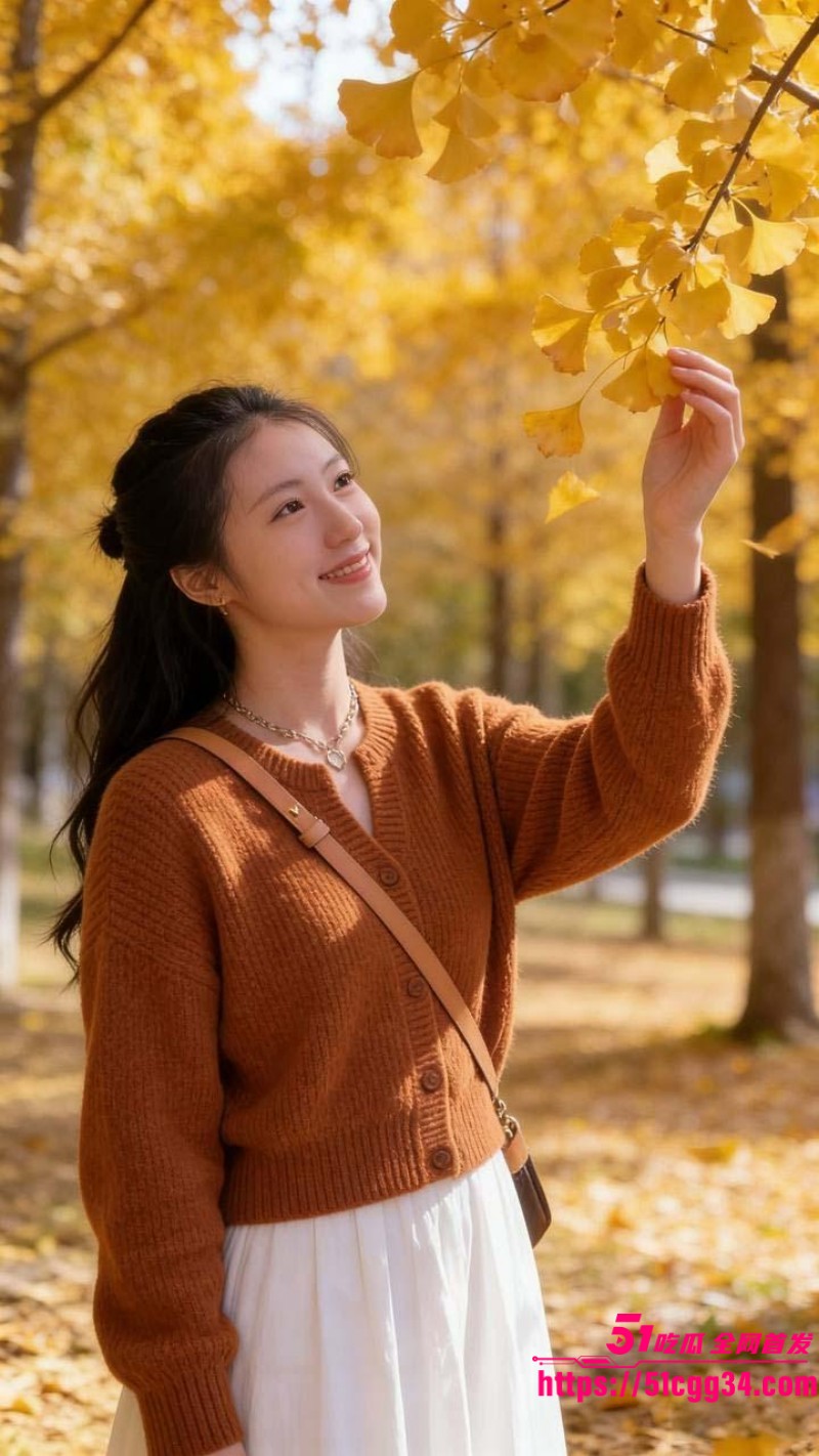 湖南大学校花 王玥涵 遭金主包养调教 酒店身穿制服同时侍奉两根肉棒 全裸前后骑乘坐实母狗人设 2 湖南大学校花 王玥涵 遭金主包养调教 酒店身穿制服同时侍奉两根肉棒 全裸前后骑乘坐实母狗人设 2