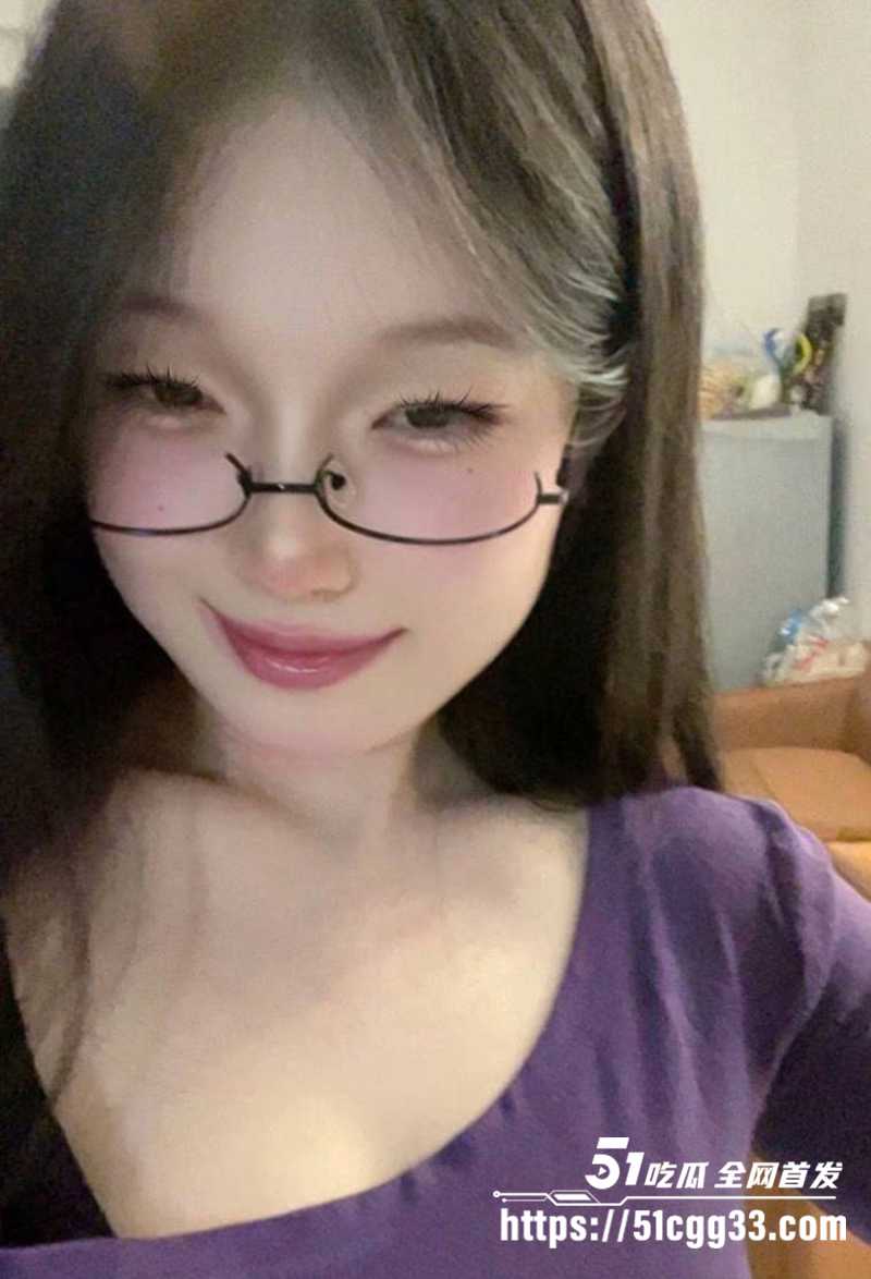 快手网红玫瑰888付费私拍流出 4 拷贝 快手网红玫瑰888付费私拍流出 4 拷贝