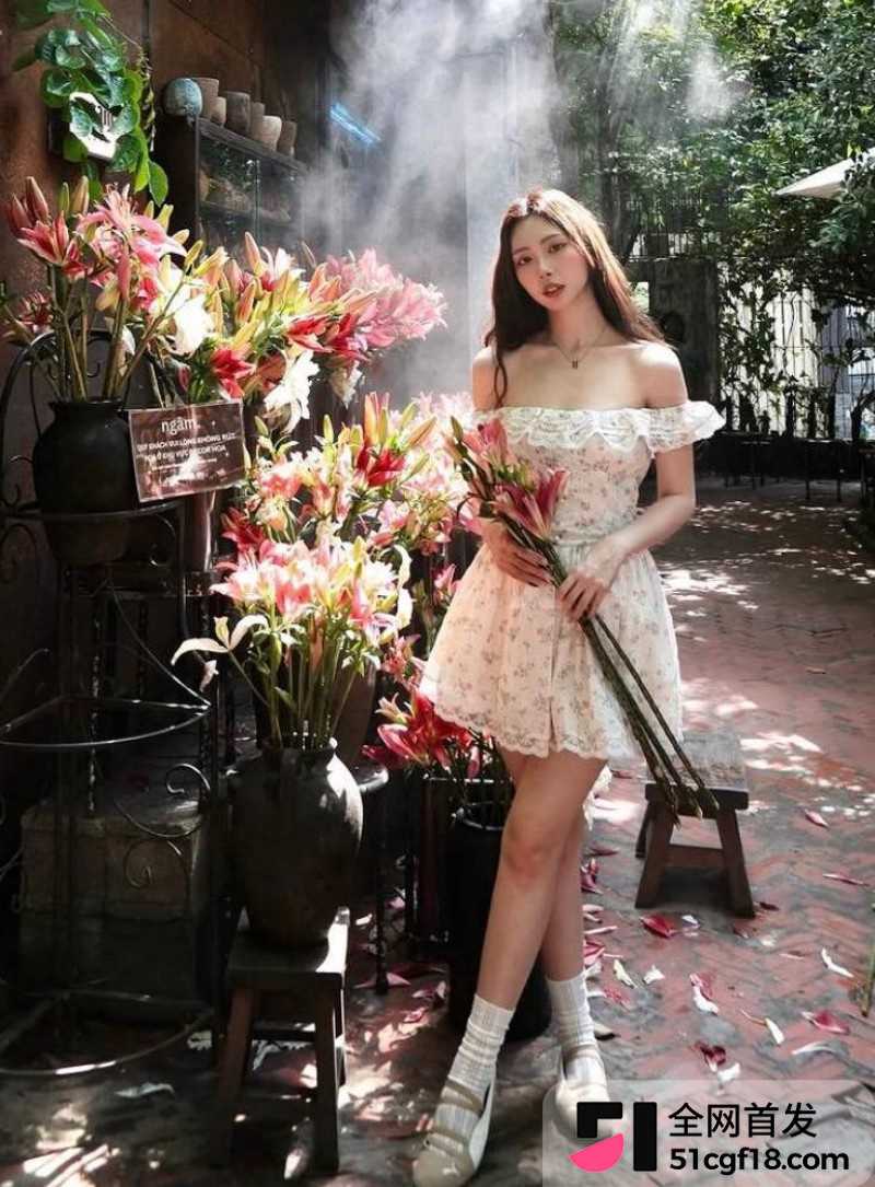 华裔网红 VickyLim 情侣自拍 1