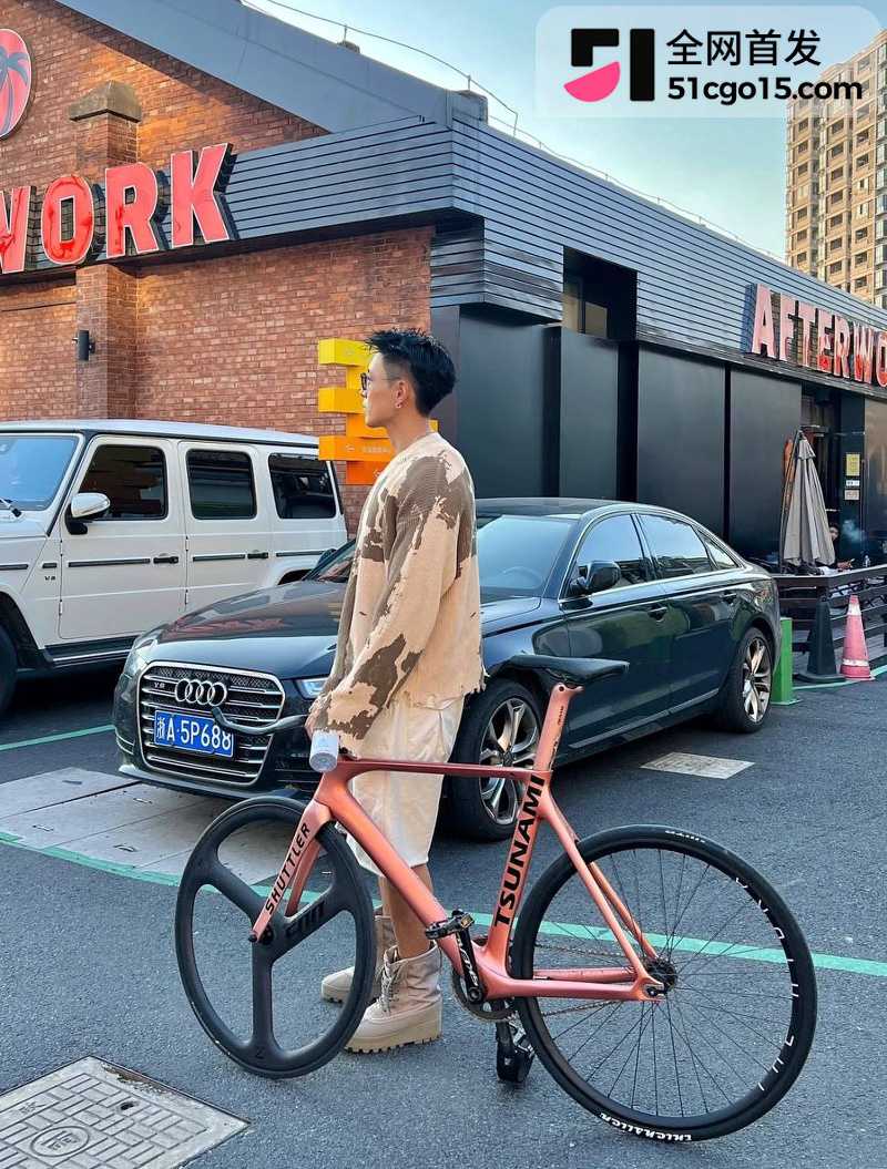 老戴砸钱整容养出百万网红10 老戴砸钱整容养出百万网红10