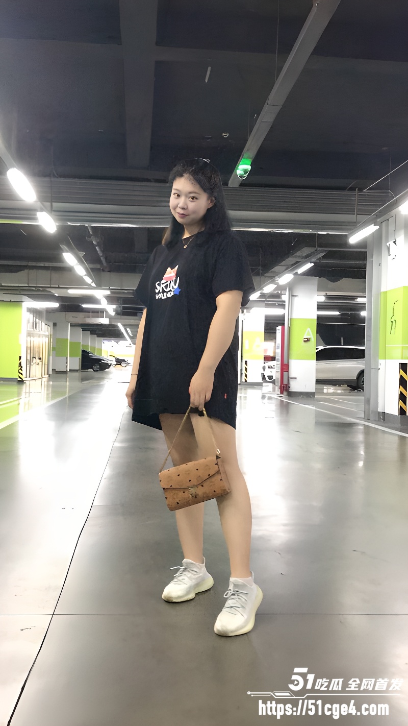 微胖少女酒店性爱自拍 3 微胖少女酒店性爱自拍 3
