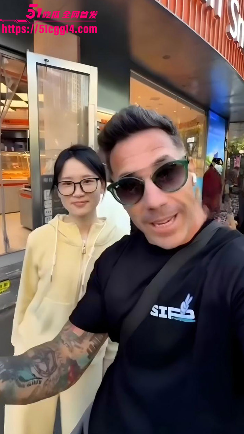 眼镜反差婊街头与阿根廷猛男热吻3 眼镜反差婊街头与阿根廷猛男热吻3