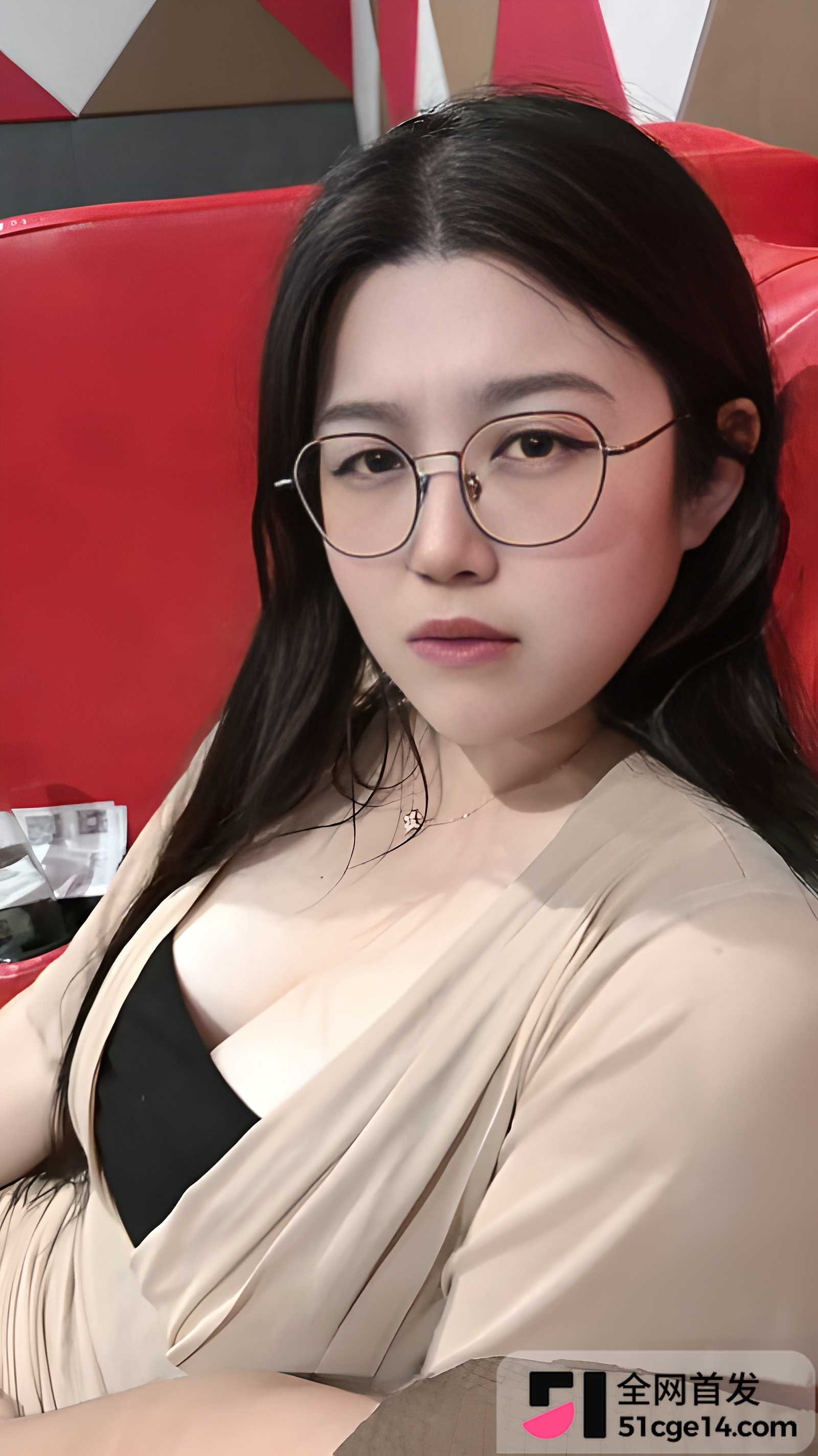 抖音大奶眼镜妹 菠萝噗噗 门槛私拍 抖音大奶眼镜妹 菠萝噗噗 门槛私拍