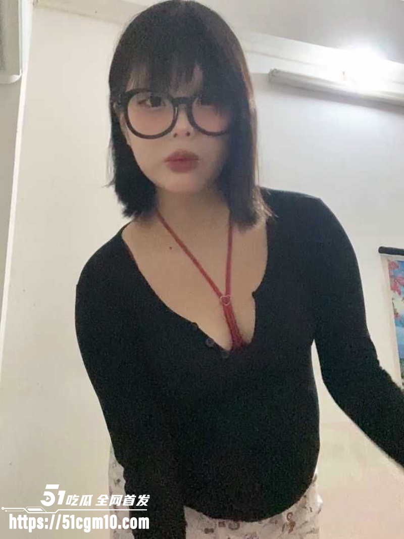 精厕卖逼妓女 肖博美 绿帽老公陪玩3P 1 精厕卖逼妓女 肖博美 绿帽老公陪玩3P 1
