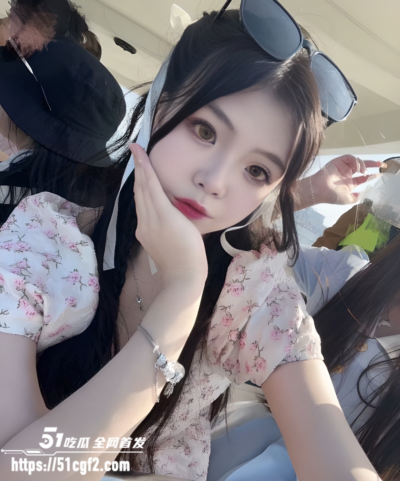 邻家妹妹 潘梦菲 勾搭金主任其玩弄 2 邻家妹妹 潘梦菲 勾搭金主任其玩弄 2