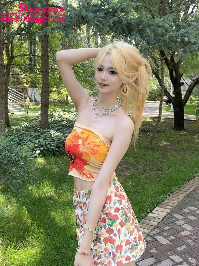 3 3