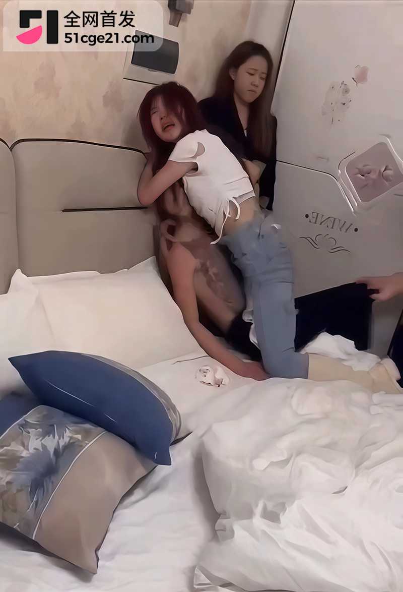 精神小伙被群殴视频爆火 1 拷贝 精神小伙被群殴视频爆火 1 拷贝
