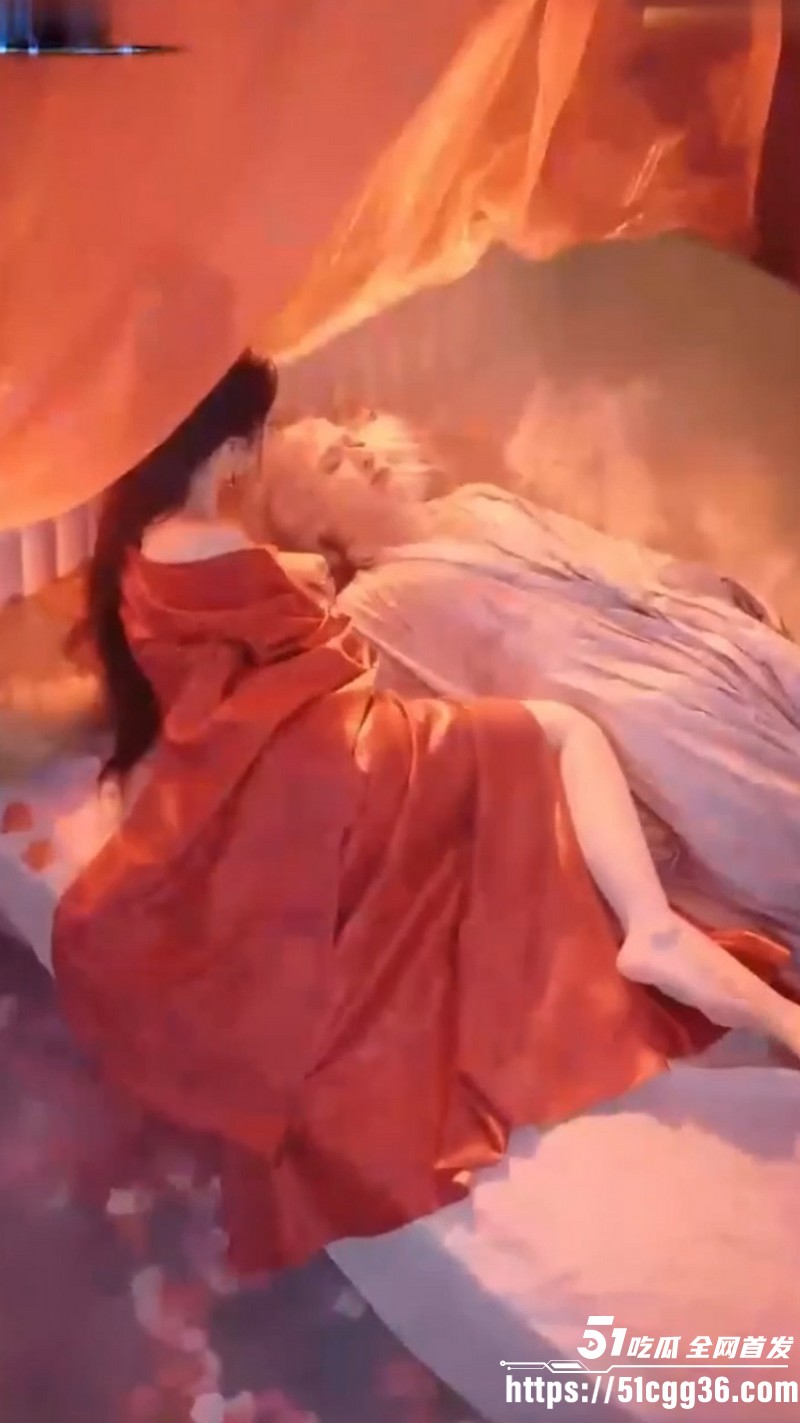 擦边短剧人到晚年绝美魔女拿我当炉鼎第一季 2 擦边短剧人到晚年绝美魔女拿我当炉鼎第一季 2