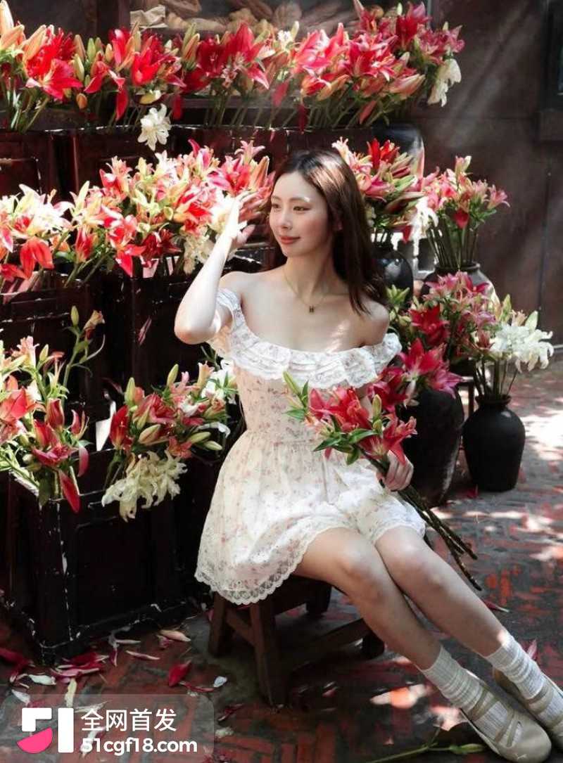 华裔网红 VickyLim 情侣自拍 2