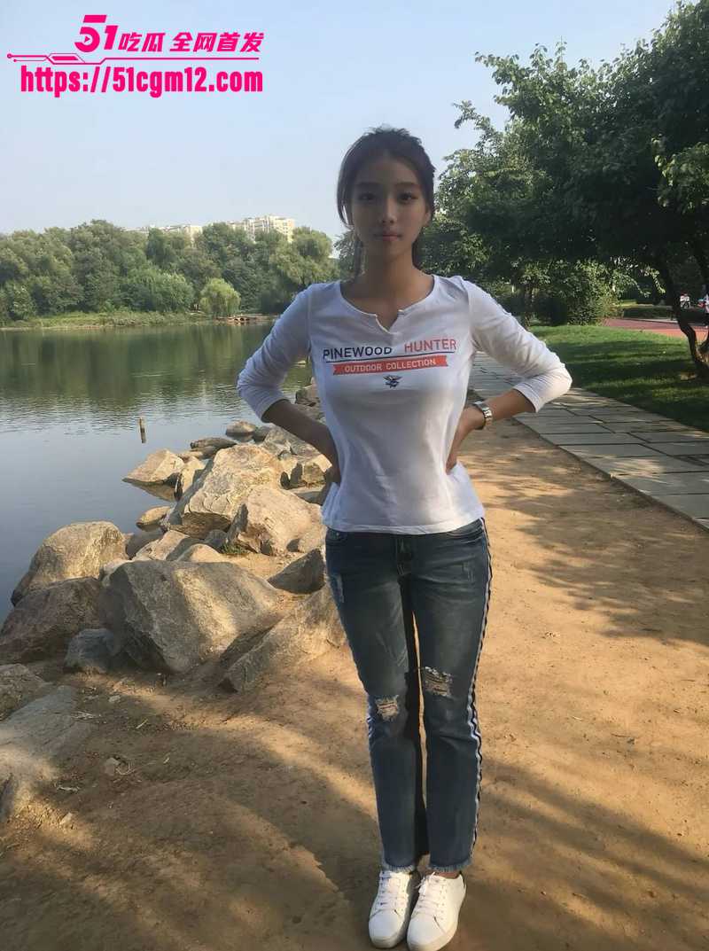 东南亚园区 精神小妹查房 挨个摸奶玩弄 3 东南亚园区 精神小妹查房 挨个摸奶玩弄 3