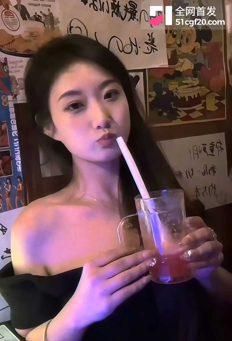 高颜值女大学生自慰视频流出 1 拷贝
