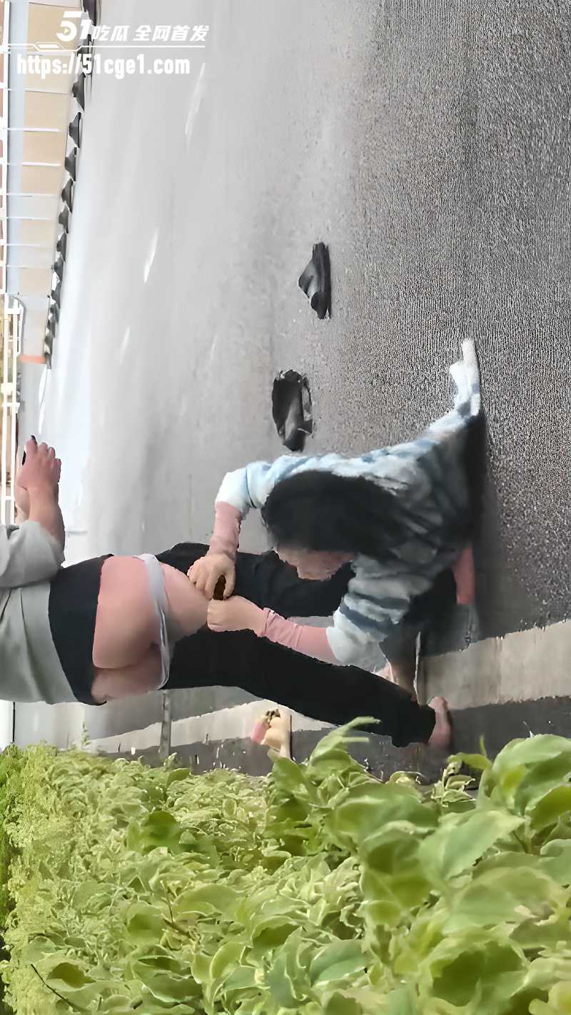 山西太原街头男女互撕 6 山西太原街头男女互撕 6