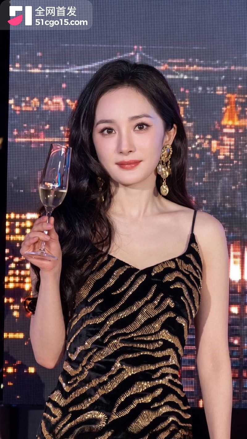 杨幂现身SW思缇韦曼40周年盛典 1 杨幂现身SW思缇韦曼40周年盛典 1