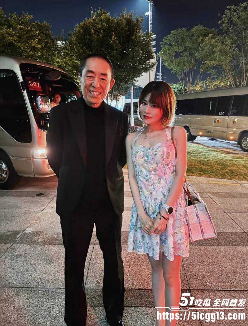 内娱知名导演张艺谋被狗仔曝光黑料015 内娱知名导演张艺谋被狗仔曝光黑料015