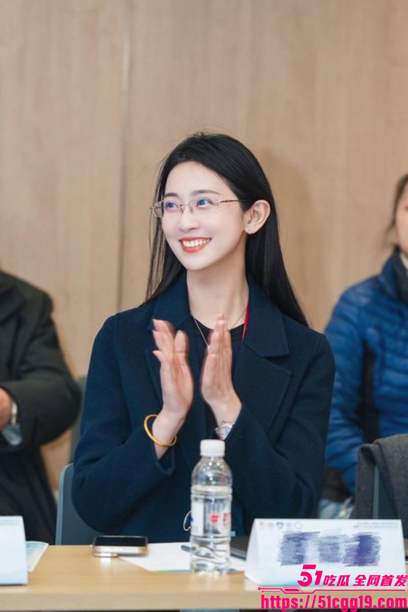 上海体育局财务科员邢娜不雅视频流出 1 上海体育局财务科员邢娜不雅视频流出 1