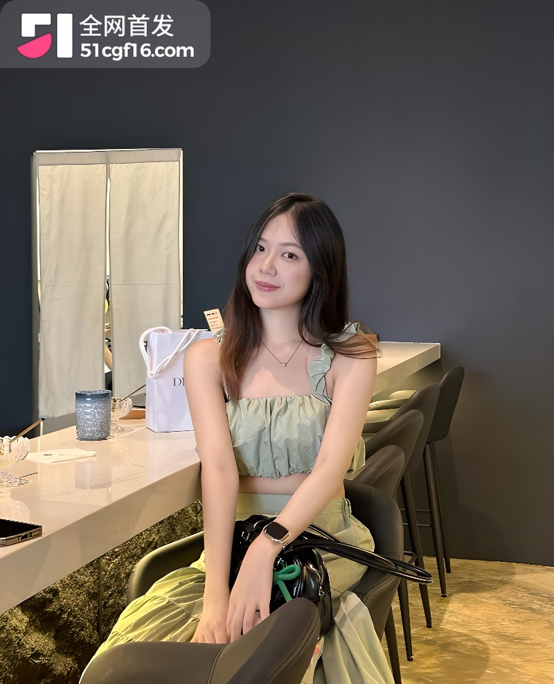 01年银行柜姐昕如与前男友性爱视频2 01年银行柜姐昕如与前男友性爱视频2