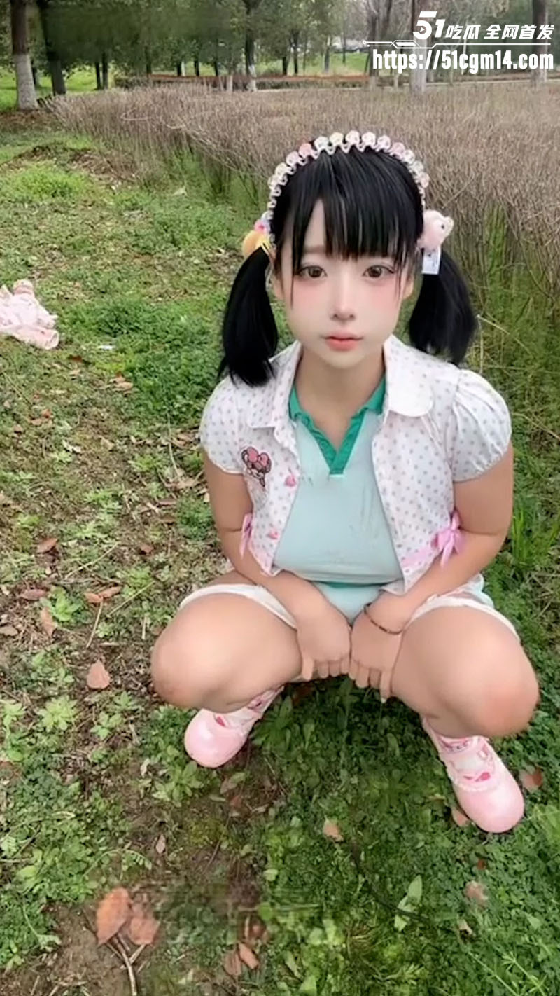 4 4
