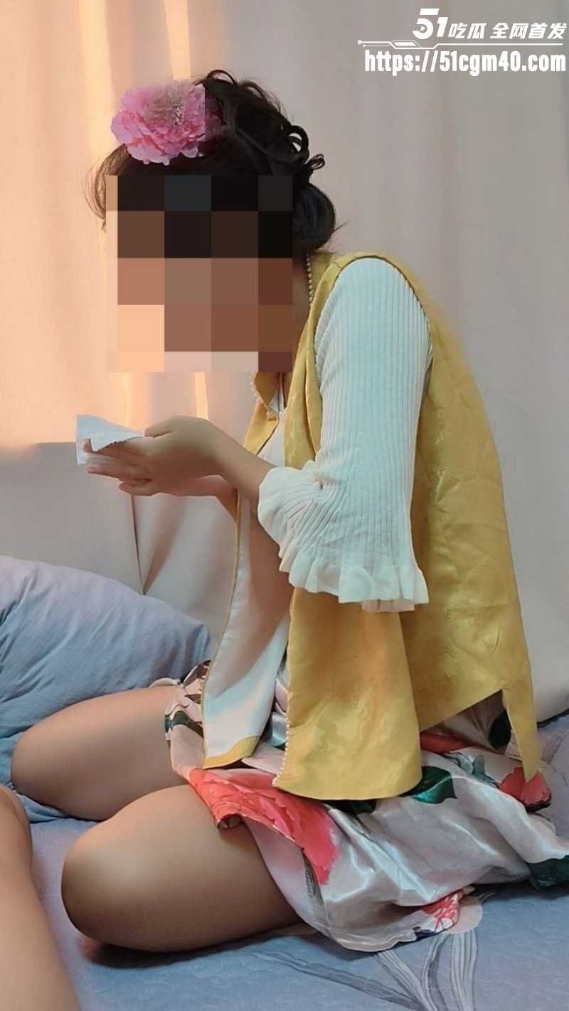 相依为命的母子和妈妈乱伦做爱01 相依为命的母子和妈妈乱伦做爱01