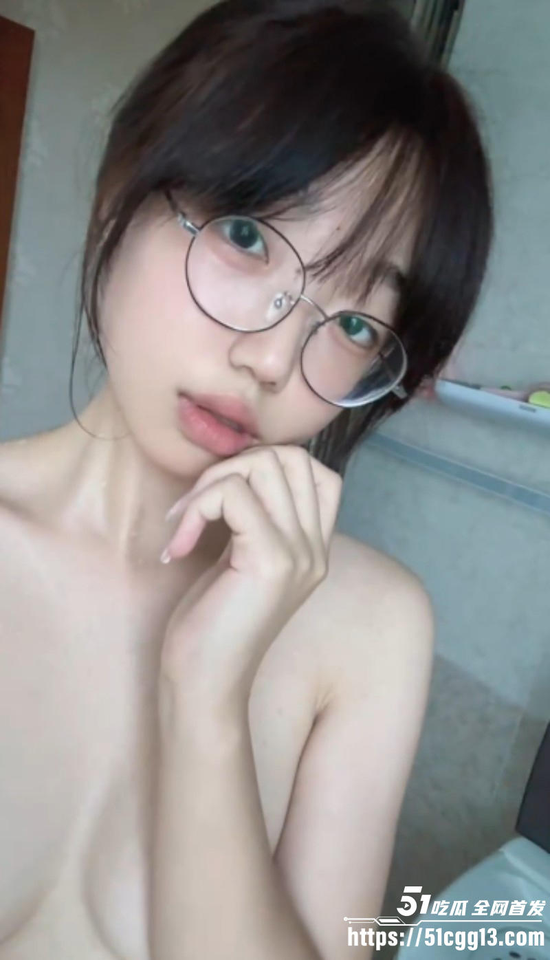 云南师范大学周晓琴自慰视频02 云南师范大学周晓琴自慰视频02
