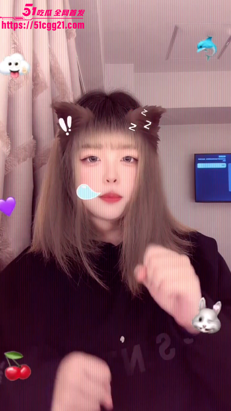 TikTok网红小七七3 TikTok网红小七七3