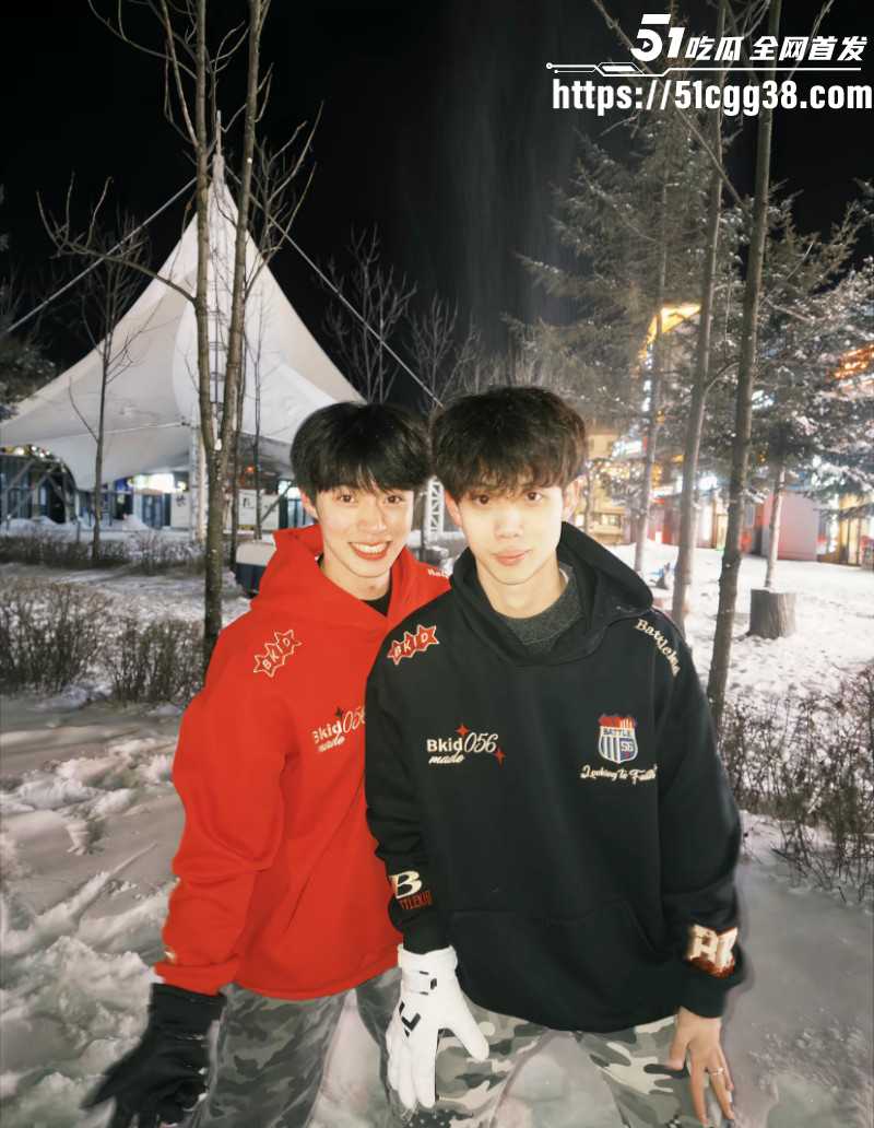 抖音Gay网红小王睡醒了楼梯视频05 抖音Gay网红小王睡醒了楼梯视频05