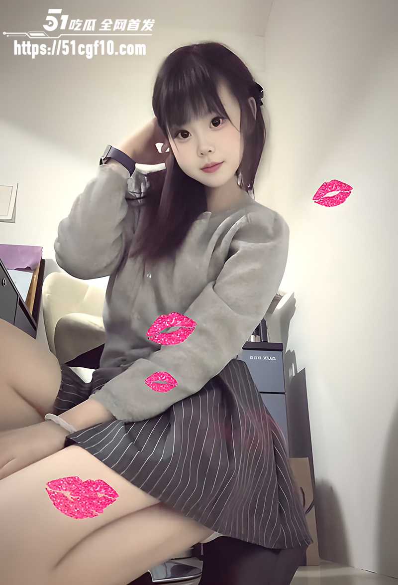清纯抖音网红小羊s露脸脱衣定制视频4拷贝 清纯抖音网红小羊s露脸脱衣定制视频4拷贝