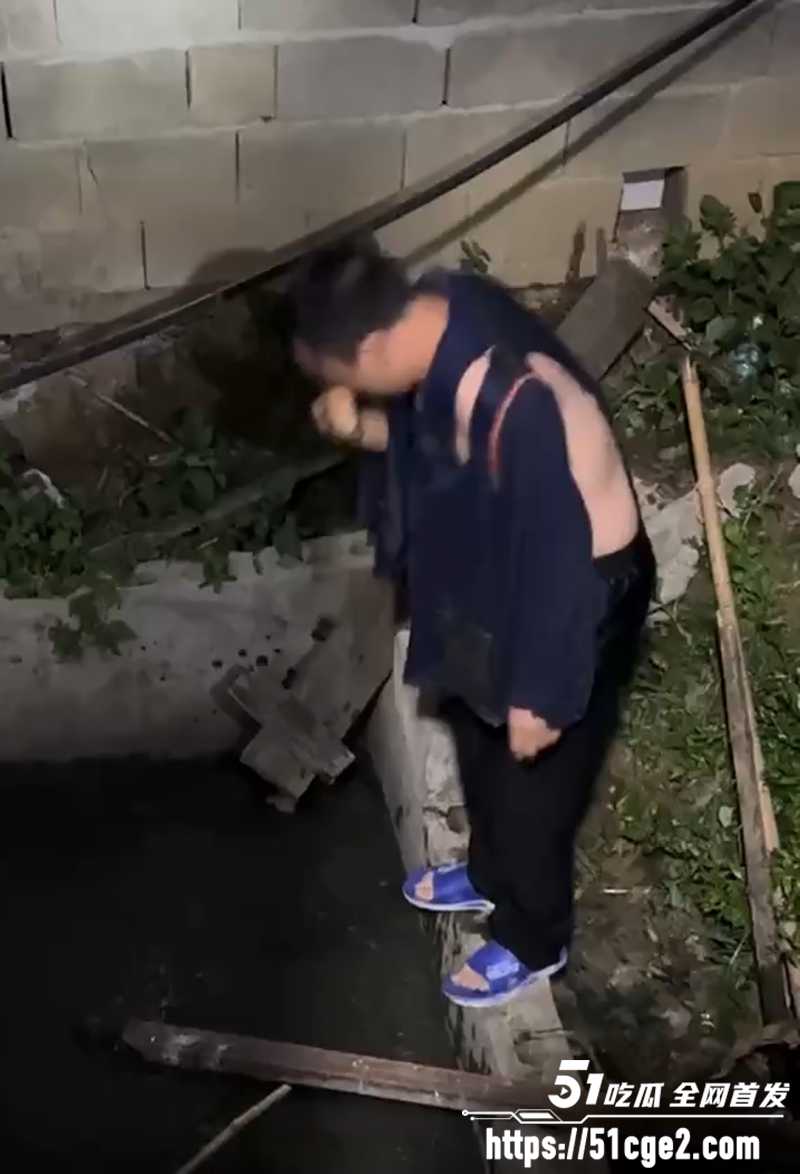 火云邪神5万赞跳粪坑视频流出 6 拷贝 火云邪神5万赞跳粪坑视频流出 6 拷贝