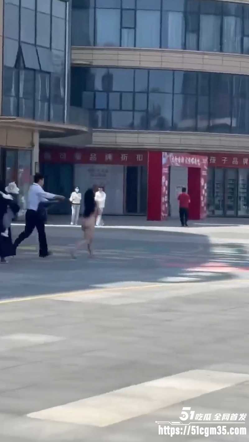 女子全裸狂奔逛街 7 女子全裸狂奔逛街 7