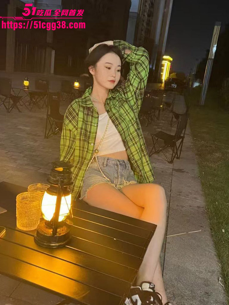 3 3