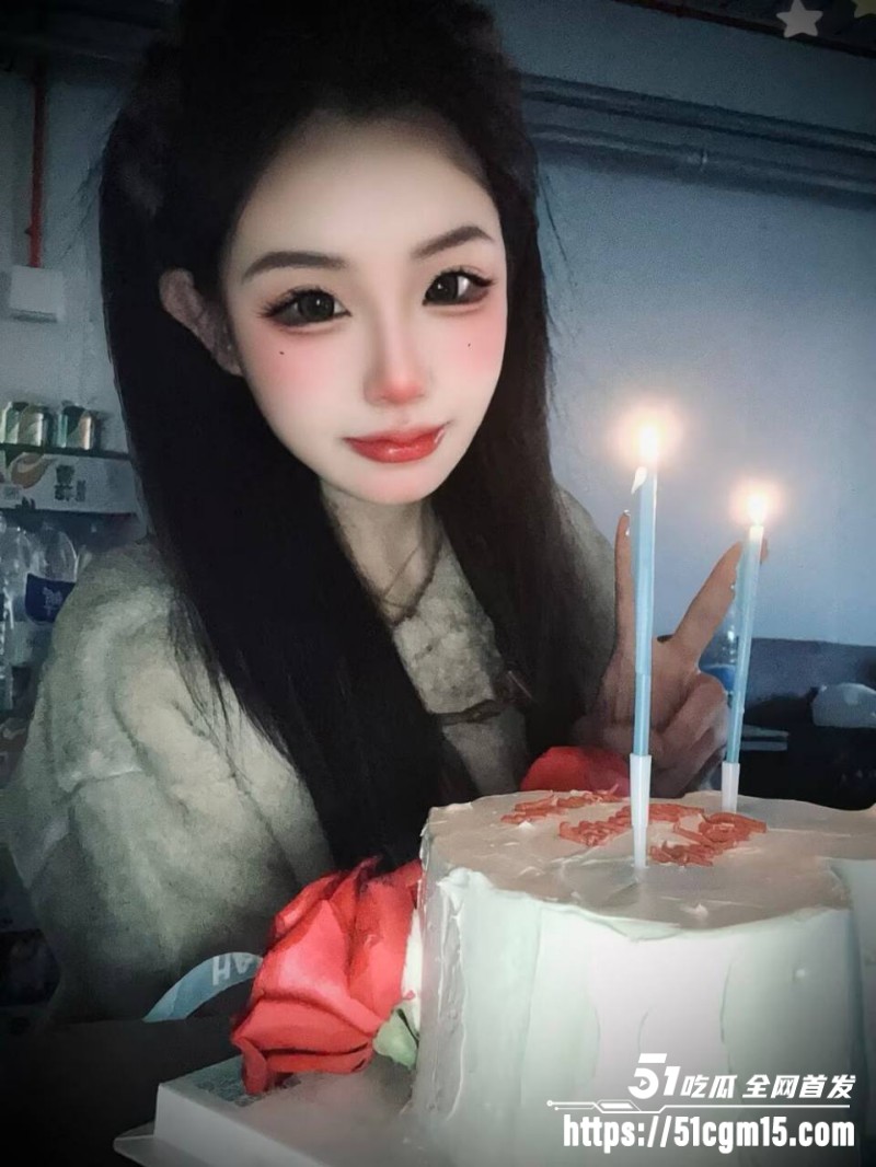 东北精神小妹 佳佳 全裸发骚自拍 3 东北精神小妹 佳佳 全裸发骚自拍 3
