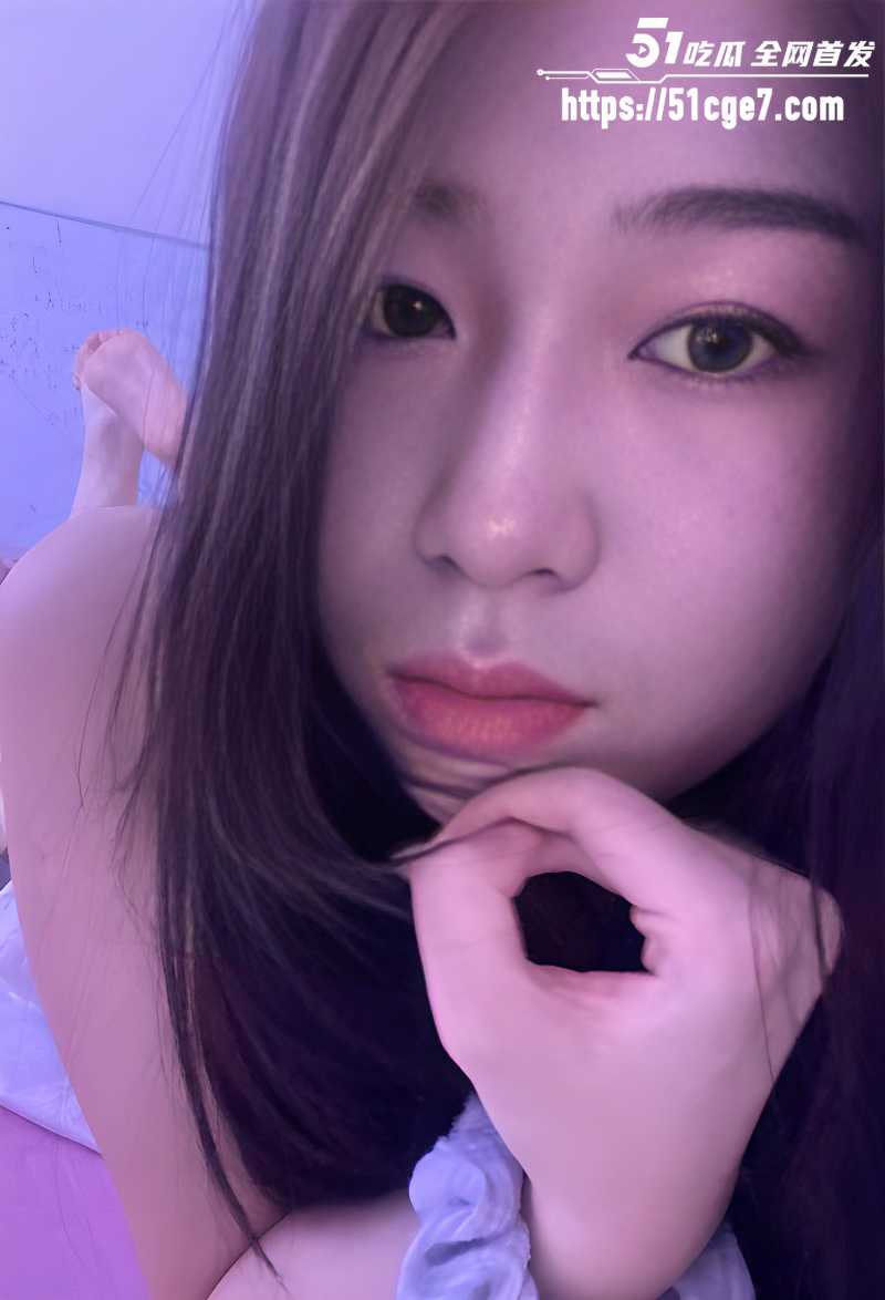 西安清纯长发白衣妹刘露露不雅视频曝光 7 西安清纯长发白衣妹刘露露不雅视频曝光 7
