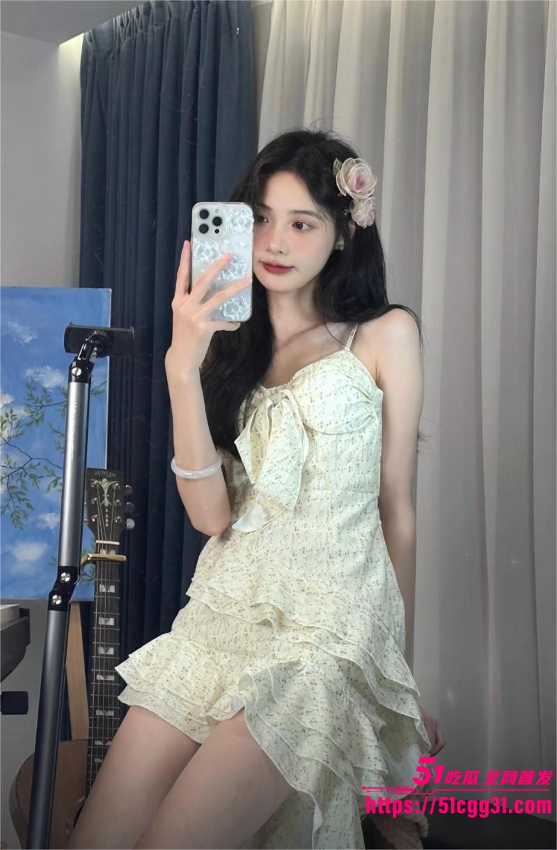 抖音百万网红 一只海螺 走光视频流出 宽松睡衣粉嫩乳头清晰可见 扁平美乳骨感诱惑十足 4 抖音百万网红 一只海螺 走光视频流出 宽松睡衣粉嫩乳头清晰可见 扁平美乳骨感诱惑十足 4