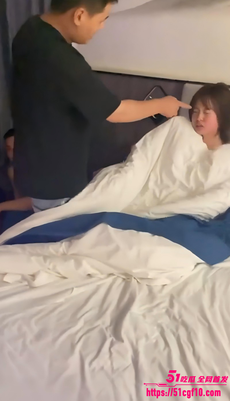 狗男女偷情惨遭抓奸暴揍02 狗男女偷情惨遭抓奸暴揍02