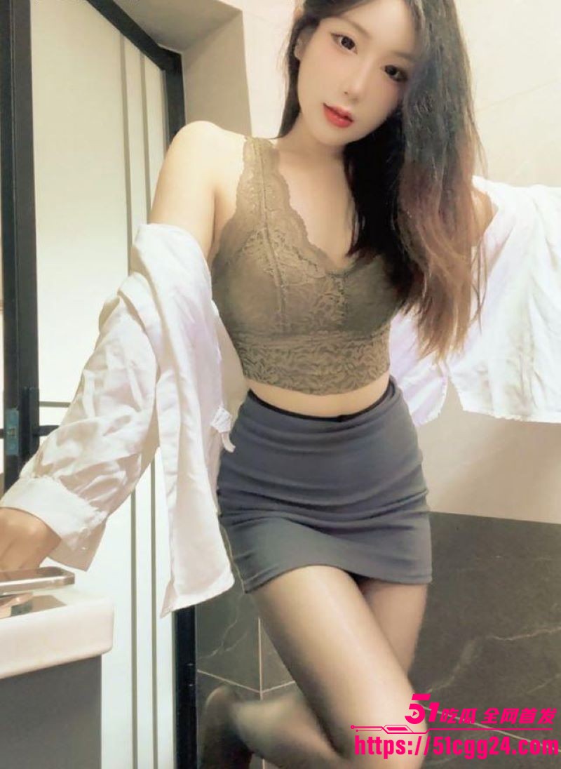 快手高颜值网红05年的姨姨露逼热舞视频流出 6 快手高颜值网红05年的姨姨露逼热舞视频流出 6