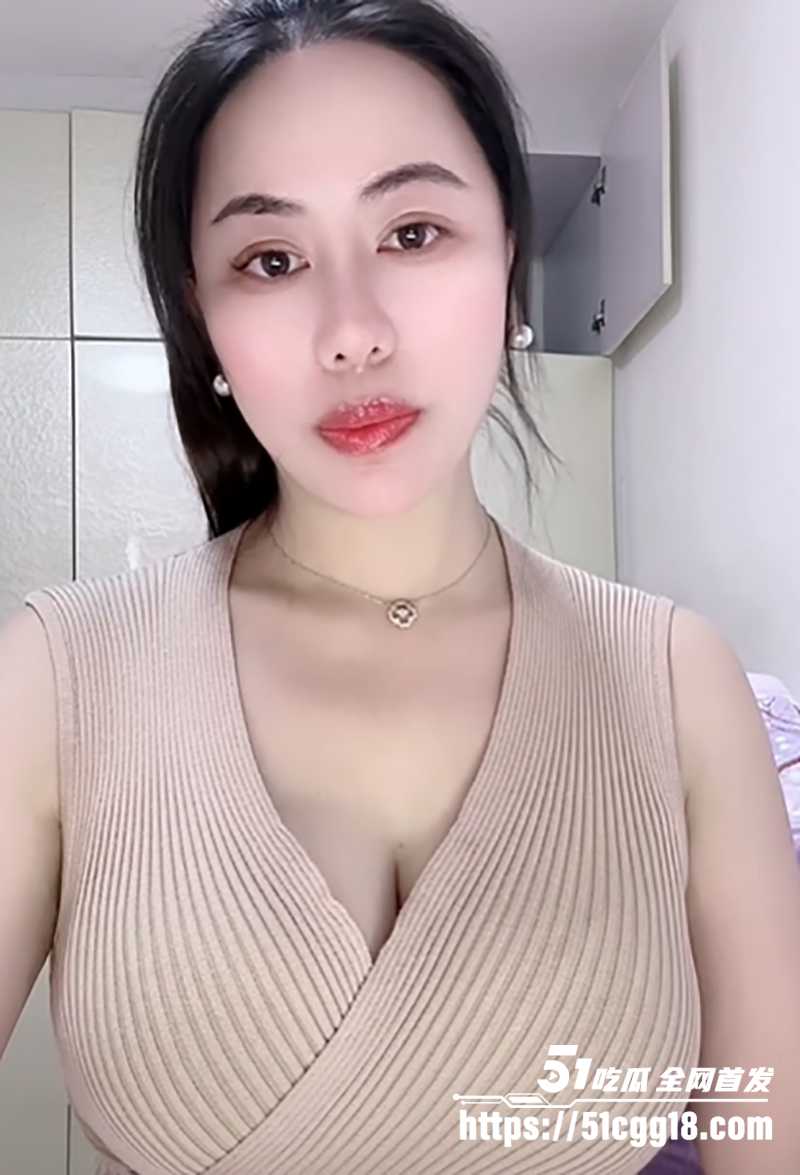 快手巨乳御姐佳美美不雅视频流出 2 拷贝 快手巨乳御姐佳美美不雅视频流出 2 拷贝