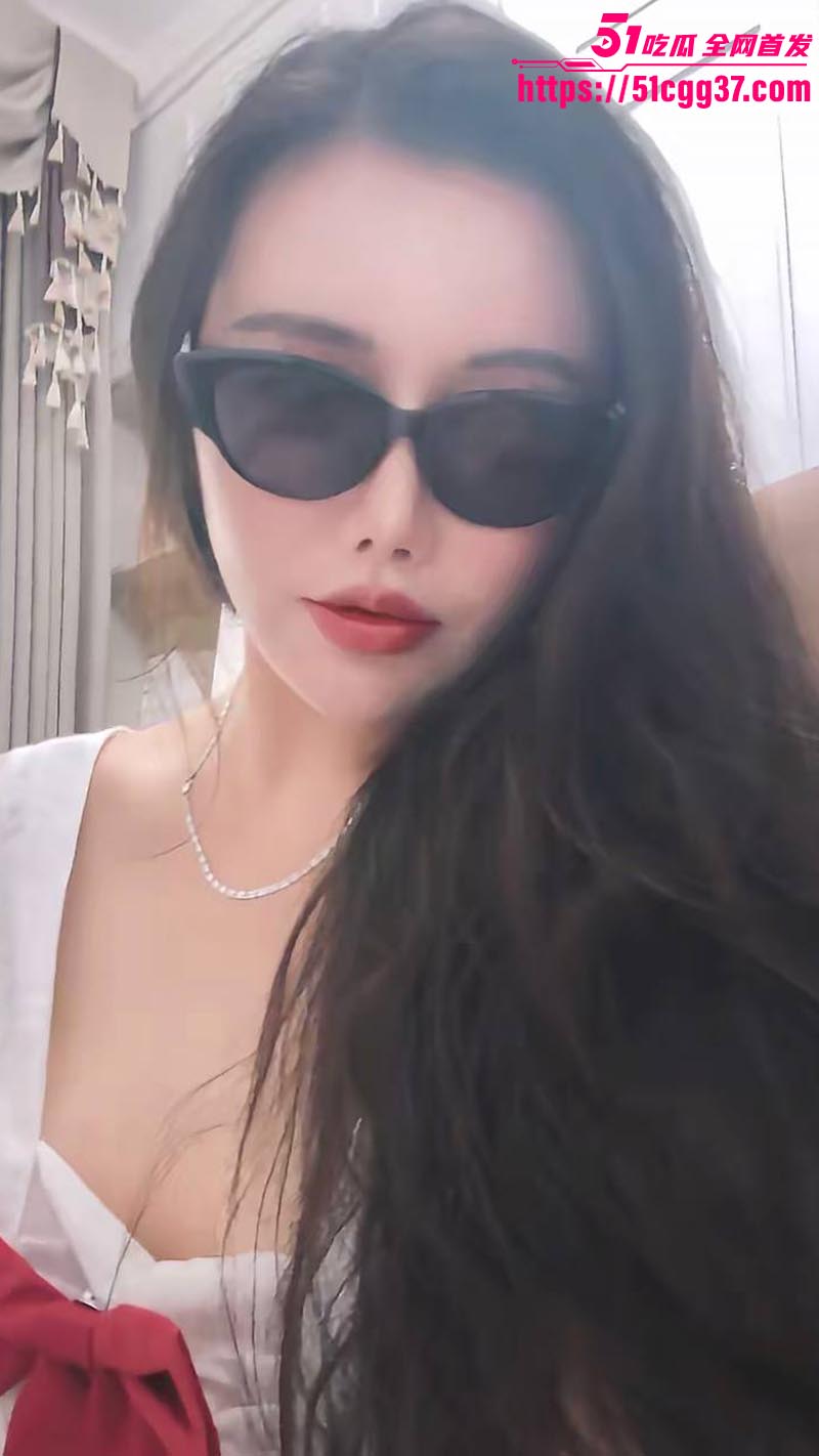 3 3