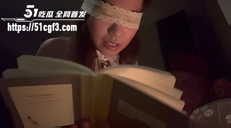 美乳女神边自慰边读色情诗02 美乳女神边自慰边读色情诗02