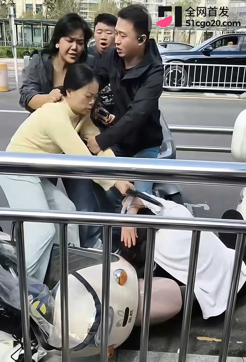 青白江小学门口吵架杀人 3 拷贝 青白江小学门口吵架杀人 3 拷贝