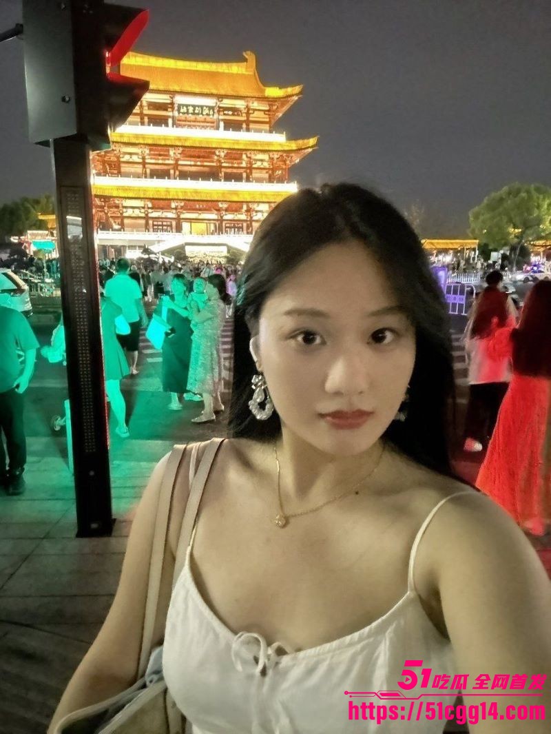 大学清纯学生妹不雅视频 2 大学清纯学生妹不雅视频 2