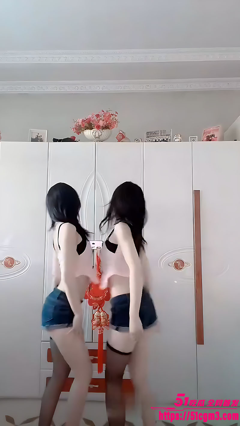 121 121