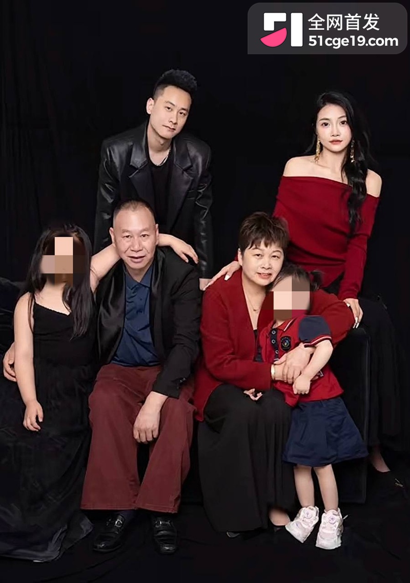 南通丽斐老板娘潘桢卉怒撕老公出轨殷赛金17 南通丽斐老板娘潘桢卉怒撕老公出轨殷赛金17