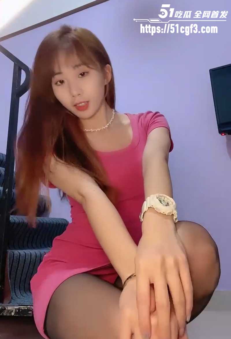 性感黑丝包臀裙模特性爱视频流出 1 拷贝 性感黑丝包臀裙模特性爱视频流出 1 拷贝