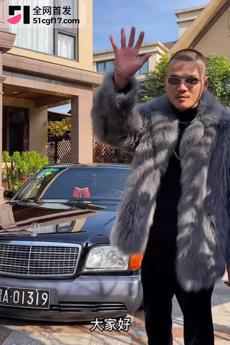抖音百万网红成都虎王出轨被前妻直播怒撕 8 抖音百万网红成都虎王出轨被前妻直播怒撕 8