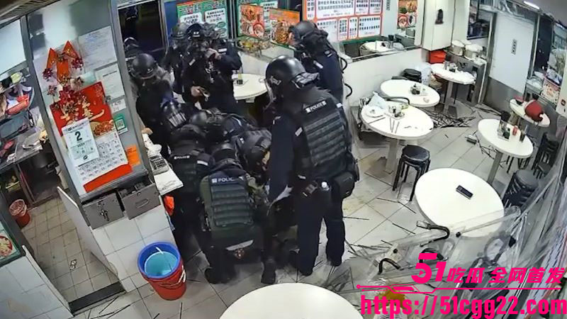 香港上水粉店女子袭警事件 6 香港上水粉店女子袭警事件 6