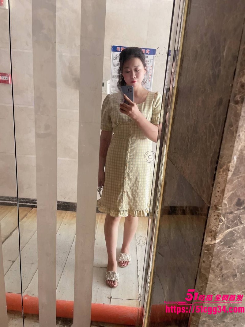 湖北小少妇 丁曲馨 约炮出轨视频流出 女仆制服揉奶扣穴表情淫骚 爆操骑乘爽到尖叫求饶 6 湖北小少妇 丁曲馨 约炮出轨视频流出 女仆制服揉奶扣穴表情淫骚 爆操骑乘爽到尖叫求饶 6