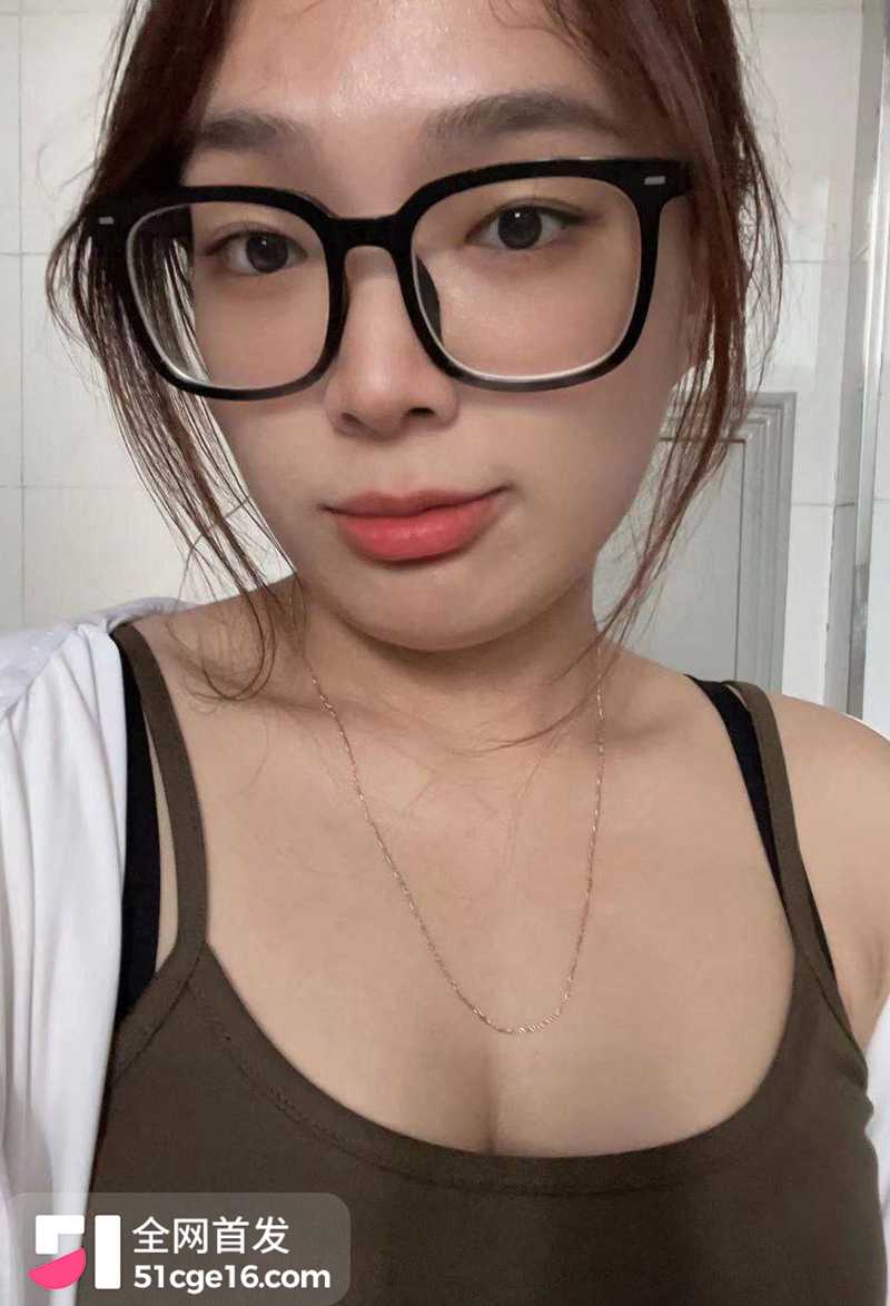 黑龙江可爱眼镜妹 吴雪 情侣私拍 3 拷贝 黑龙江可爱眼镜妹 吴雪 情侣私拍 3 拷贝
