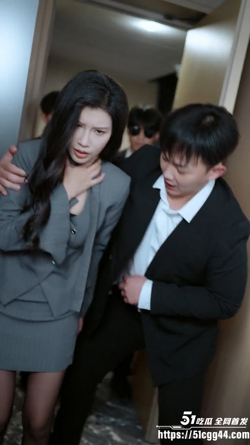 擦边短剧让你做司机你和夫人谈恋爱全集 3 擦边短剧让你做司机你和夫人谈恋爱全集 3